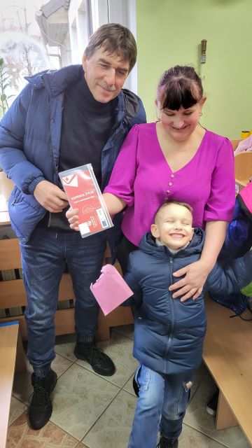 dziadkowie z wnukiem