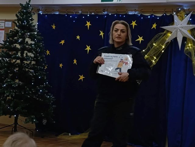 policjantka opowiada o feriach zimowych