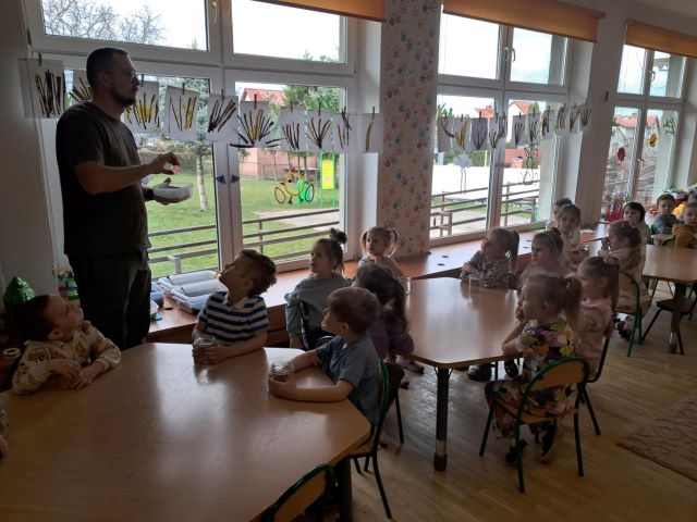 bratki sluchaja o lesie