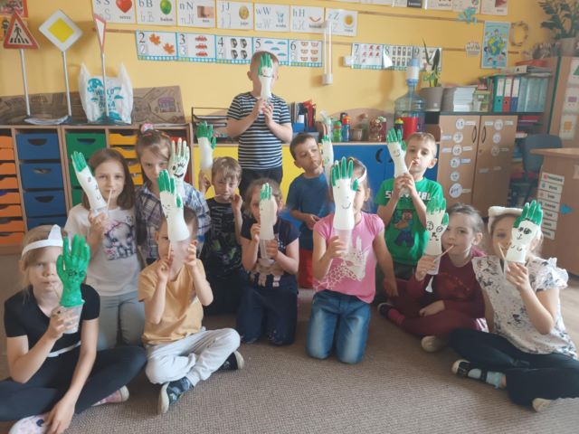 koniczynki drzewa na dzien ziemi