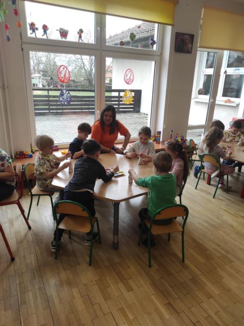 pani kasia pomaga malowac