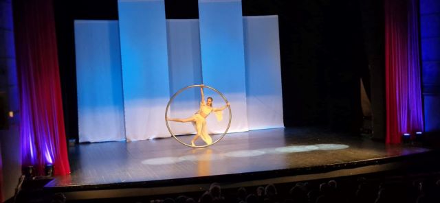 pokaz sztuki cyrkowej