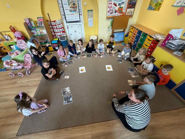 rumianki na spotkaniu o emocjach