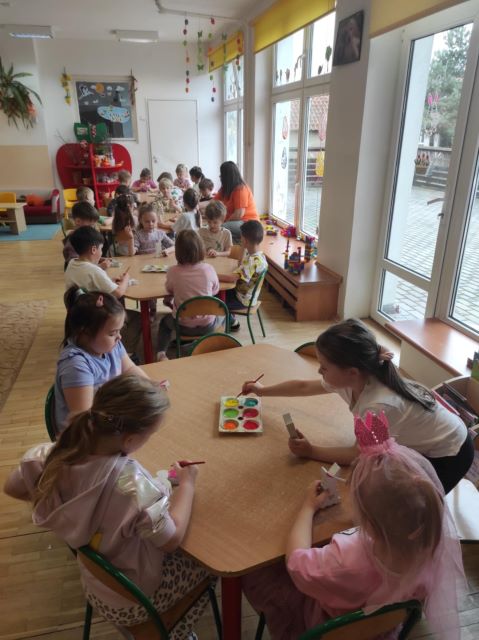 sloneczniki maluja kroliki