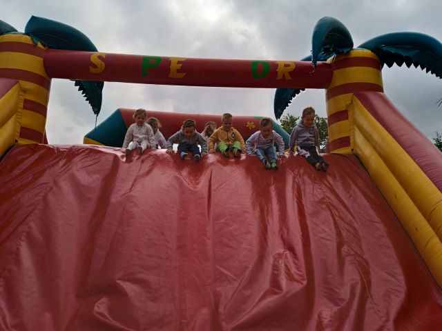 tulipanki zjezdzaja na dmuchancach